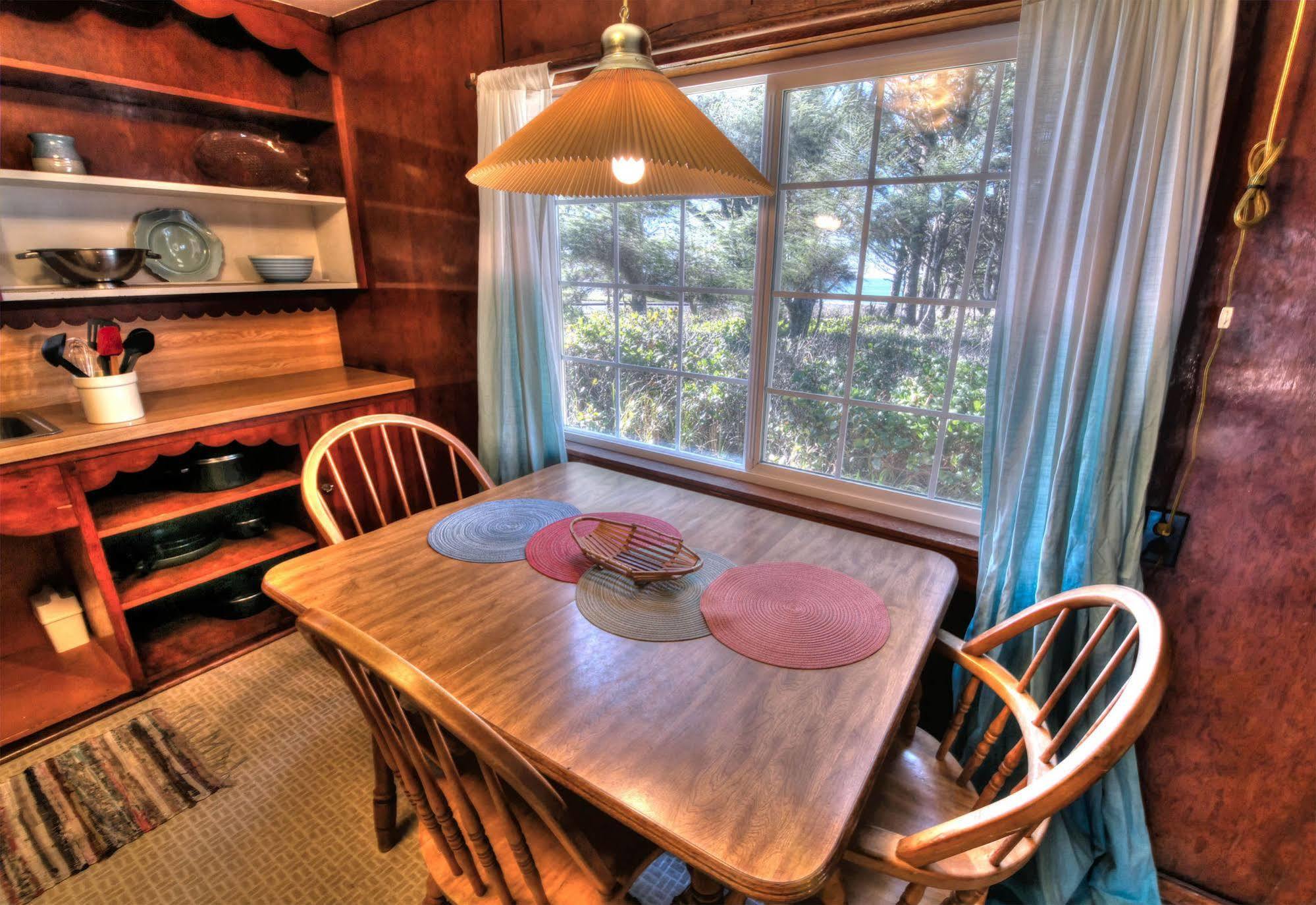 The Rock Park Cottages Yachats Extérieur photo