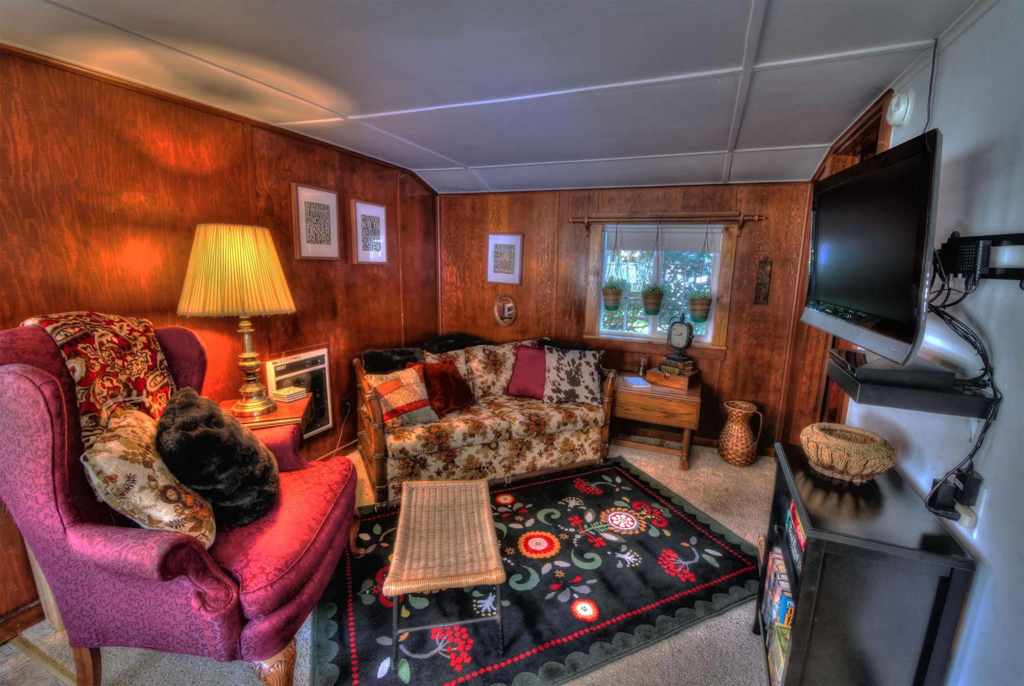 The Rock Park Cottages Yachats Extérieur photo