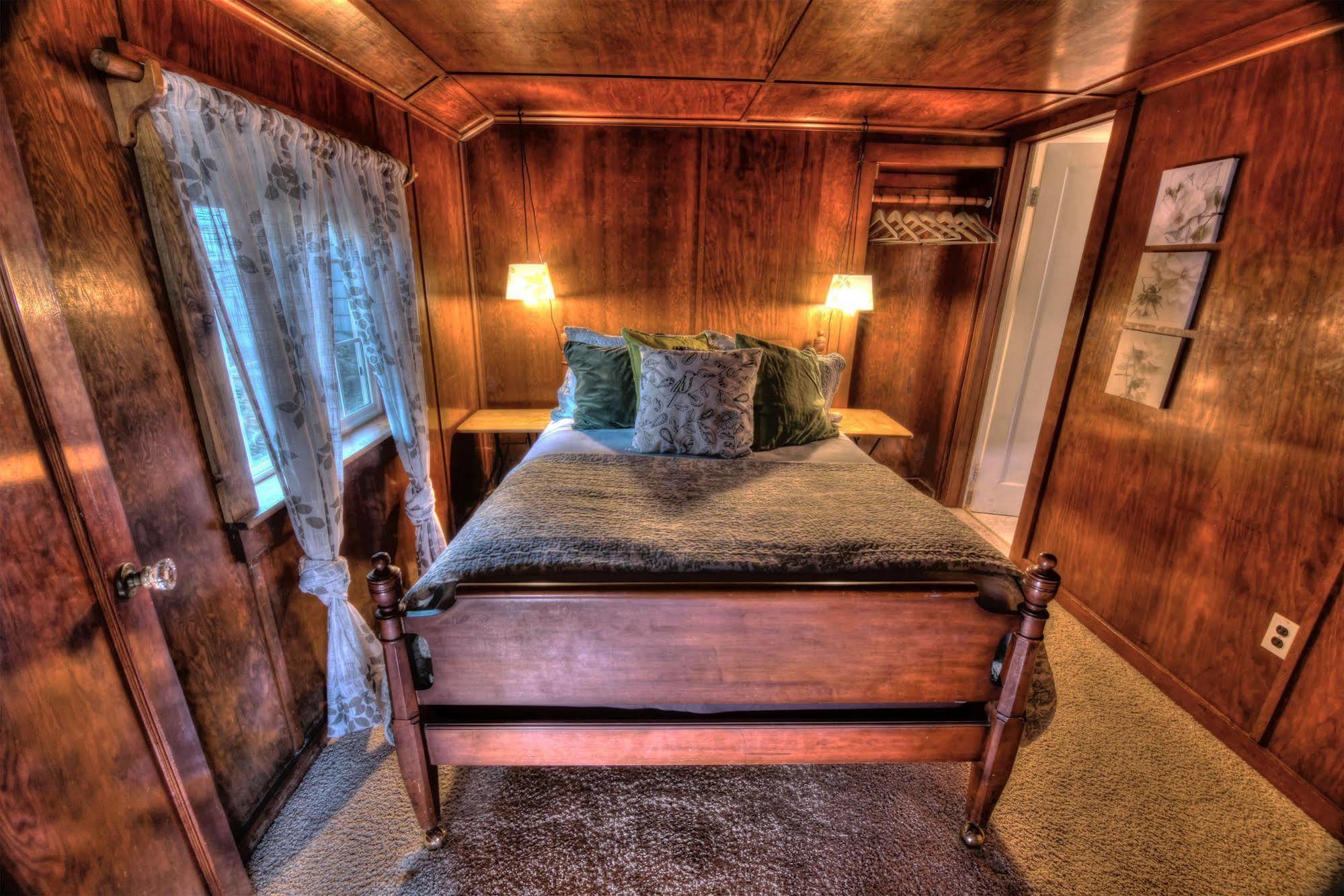 The Rock Park Cottages Yachats Extérieur photo