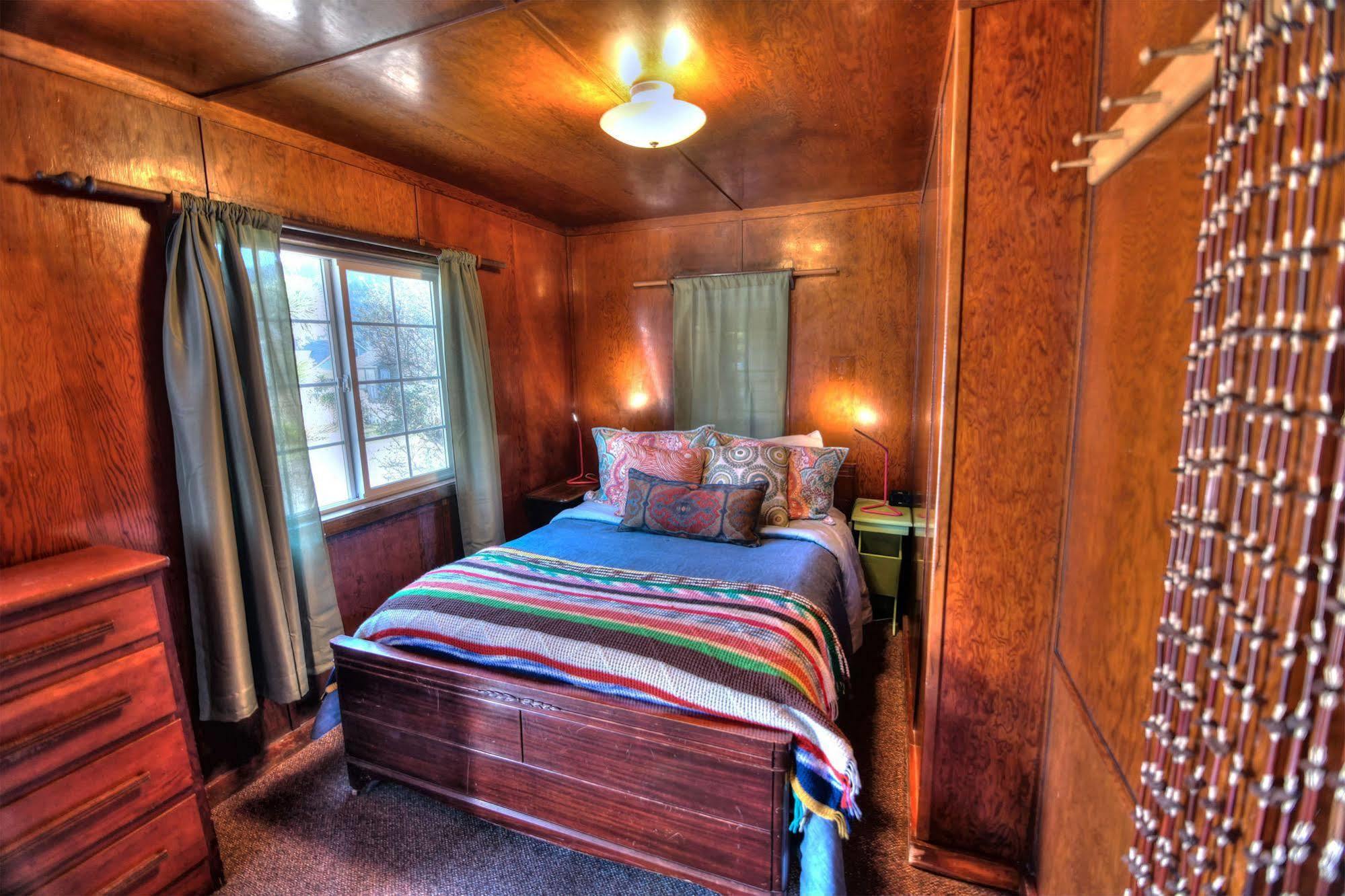 The Rock Park Cottages Yachats Extérieur photo