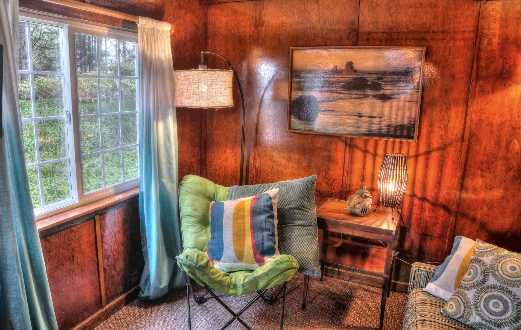 The Rock Park Cottages Yachats Extérieur photo