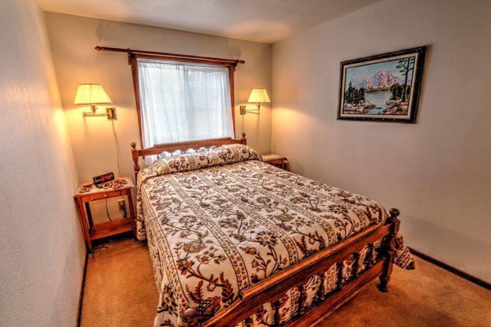 The Rock Park Cottages Yachats Extérieur photo