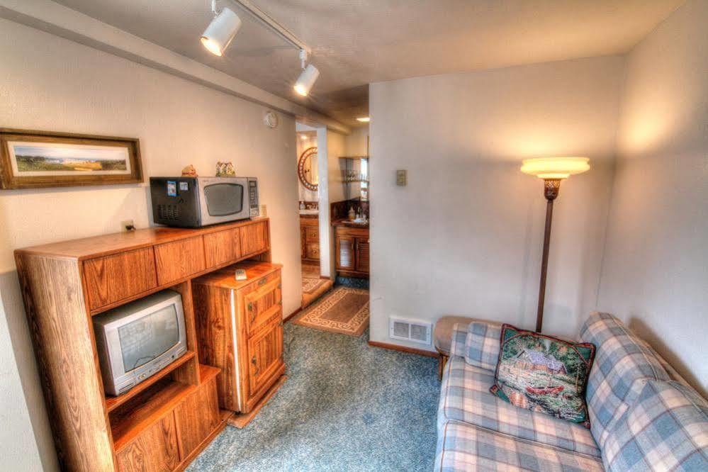 The Rock Park Cottages Yachats Extérieur photo