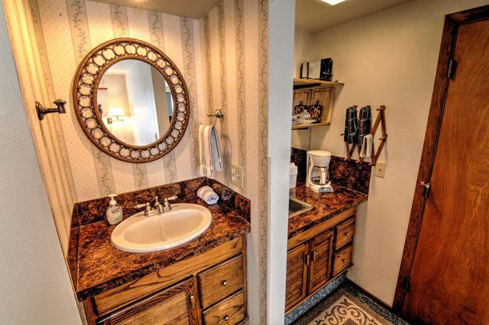 The Rock Park Cottages Yachats Extérieur photo