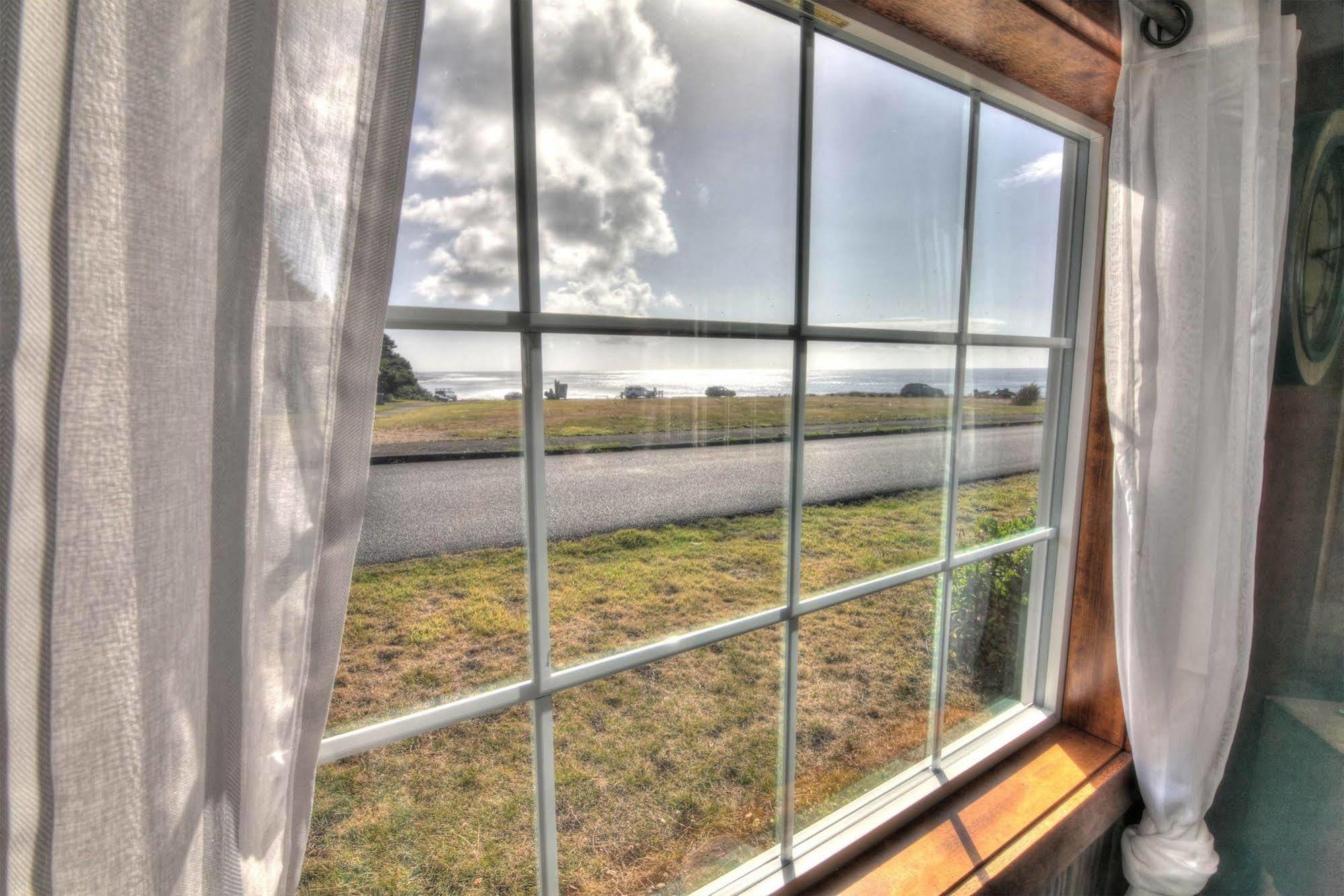 The Rock Park Cottages Yachats Extérieur photo